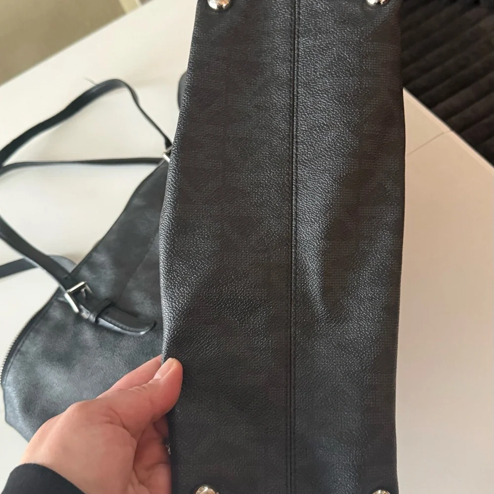 Michael Kors Black Large Signature Jet Set Tote Shoulder Bag - Picture 3 of 6